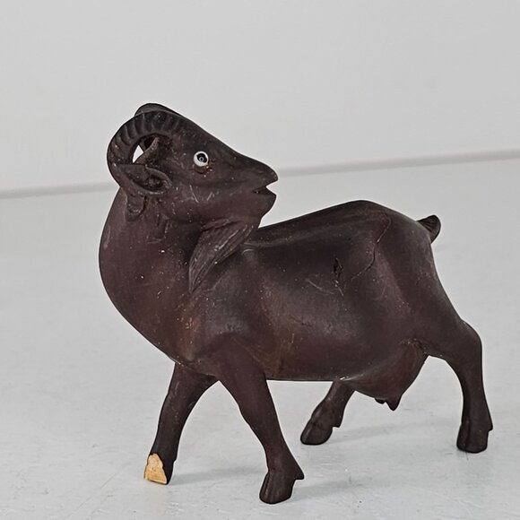 Vintage Hand-Carved Wooden Goat Ram Figurine Horned *FLAW* - Picture 7 of 8